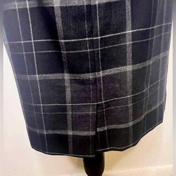 100% wool skirt. Amanda Smith plaid wool skirt, lined. Gray/black size 10 EUC - Picture 4 of 9